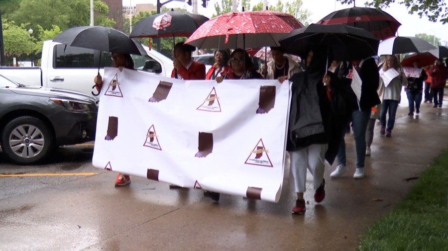 Delta Sigma Theta alumnae commemorate women's suffrage movement, advocate for women's rights