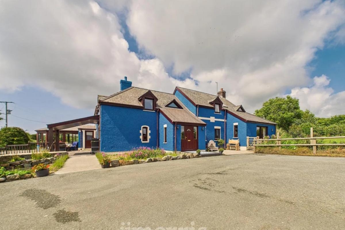 Almost 19-acre property in luscious woodland on the market