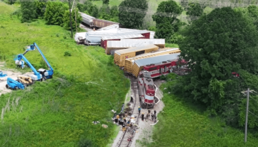 Train derails in Wisconsin, cleanup continues while investigation is underway