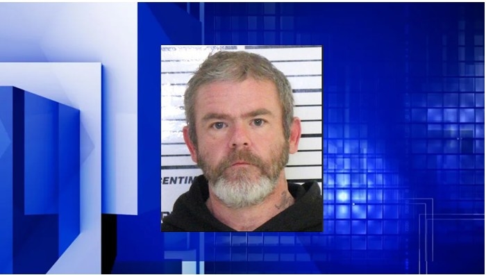 Man with machete cuts victim, takes off with car, Davenport Police say