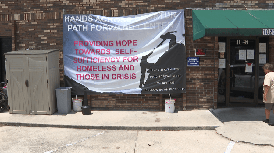 Hands Across Decatur extends hours due to heat