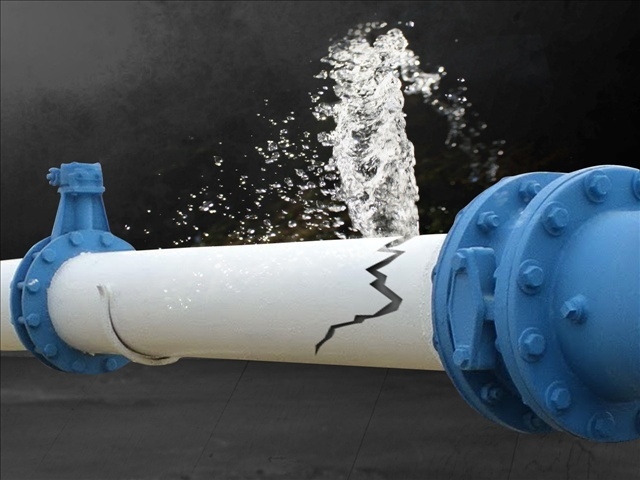 Crews handle water main break on West Shore