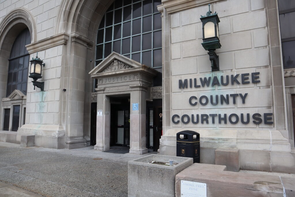 Republicans circulate bill to withhold pay for suspended judges