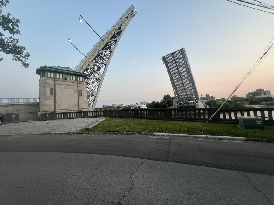 Charles Berry Bridge stuck in upright position