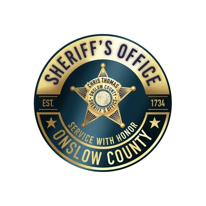 Deputies seeking suspect in robbery of Onslow County convenience store