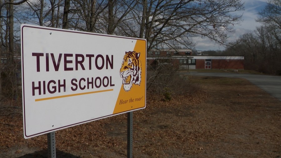 Tiverton superintendent announces retirement