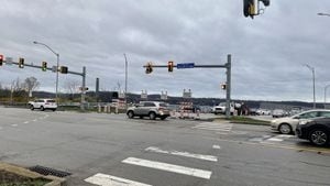 Major traffic restrictions in place at intersection of McKees Rocks Bridge, Route 65