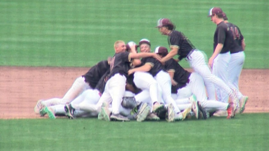 Mendon advances, McQuaid's season ends in regionals