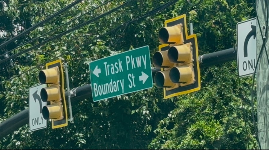 2 pedestrians killed in separate crashes on Hwy 21