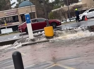 Water seen gushing from Buckhead sidewalk after reported water main break