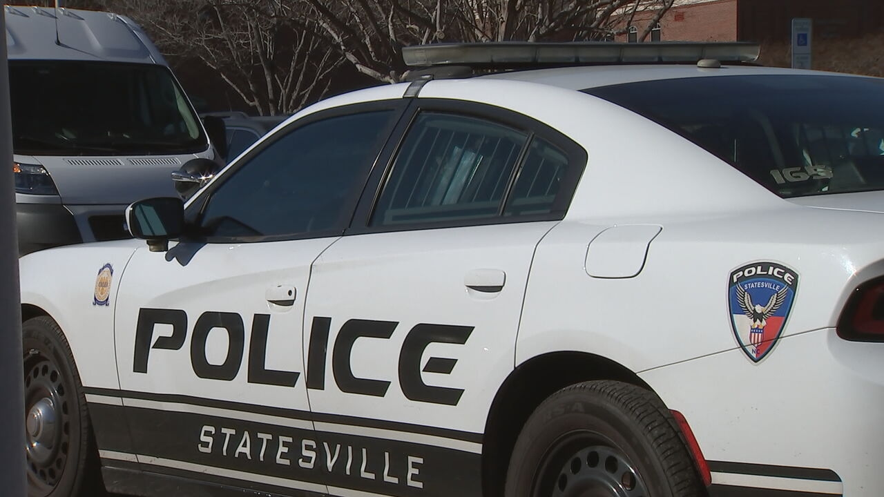 Police investigate suspicious activity at apartment complex, find drugs, weapon