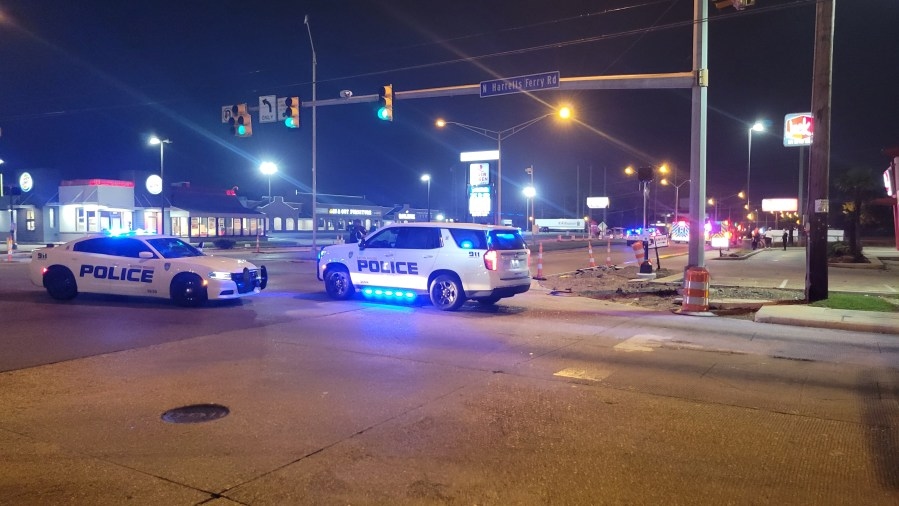 Baton Rouge police investigating possible hit-and-run that left man hurt
