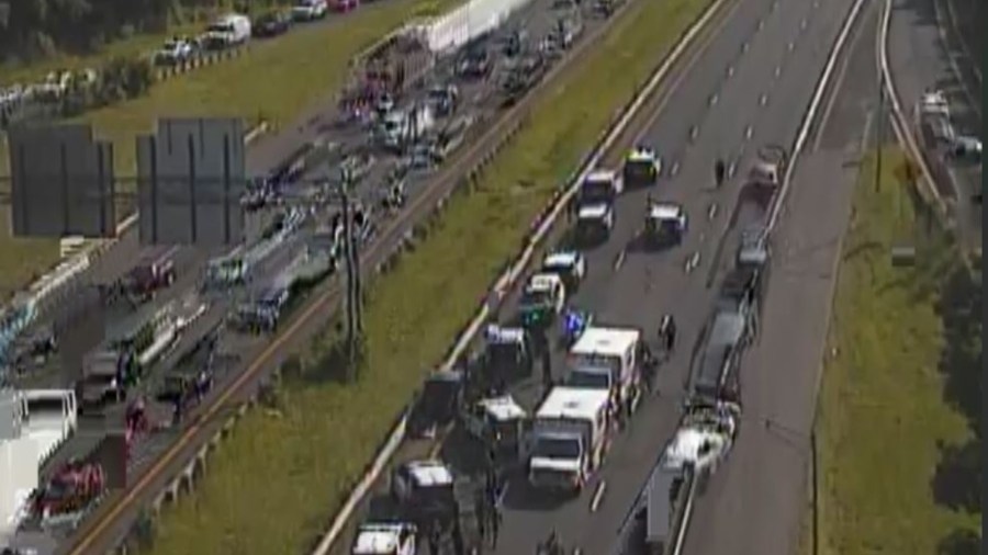 One arrested after crashing into police cruisers on I-291 in Springfield