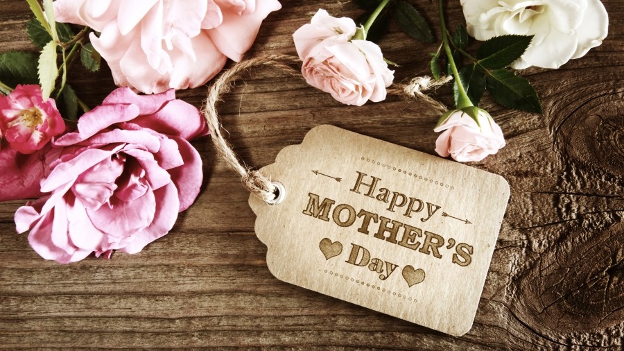 20 famous mothers who shattered stereotypes and inspired others