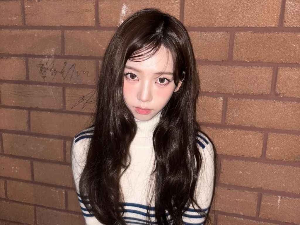 aespa's Karina apologises again for red jacket blunder