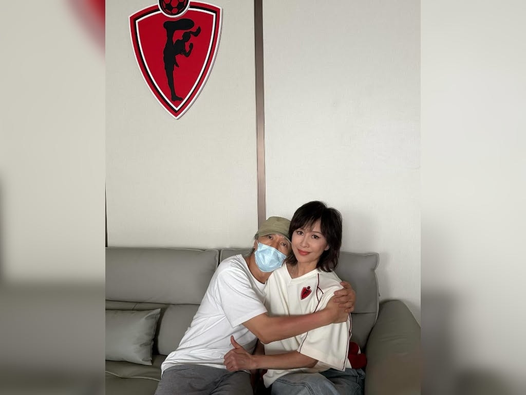 Carina Lau gets fans nostalgic with recent photo with Stephen Chow