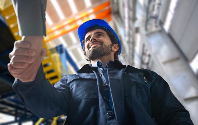 Sterling Expands E-Infrastructure Platform With CEC Buyout, Stock Up