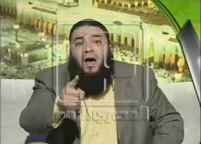 «دعواتكم بتمام العافية».. صفحة حازم شومان تنفي وفاته إثر وعكة صحية