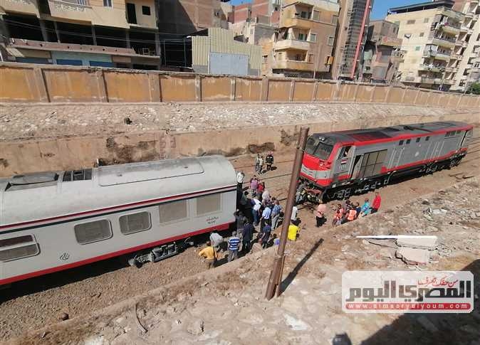 توقف الحركة على الخط.. خروج عربتي قطار مطروح عن القضبان بالإسكندرية