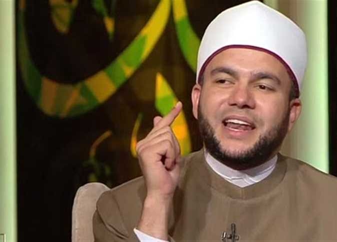 أستاذ فقه بالأزهر: أعظم صدقة عند الله هو ما تنفقه على أهلك