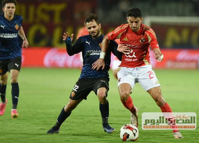 «اعترف بتشجيع الزمالك».. نجم الأهلي السابق ينفجر غضبًا ضد حكم مباراة سيراميكا كليوباترا