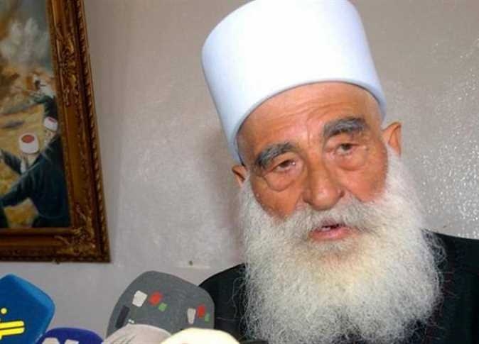 «قصّوا شوارب الرجال».. من وراء حملة الإذلال العلني الذي يتعرض له الدروز بـ السويداء؟ (فيديو)