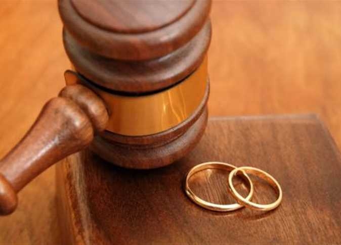 «حالة طلاق كل دقيقتين».. استشاري صحة نفسية يحذر من اللجوء لـ«السوشيال ميديا» لطلب النصيحة