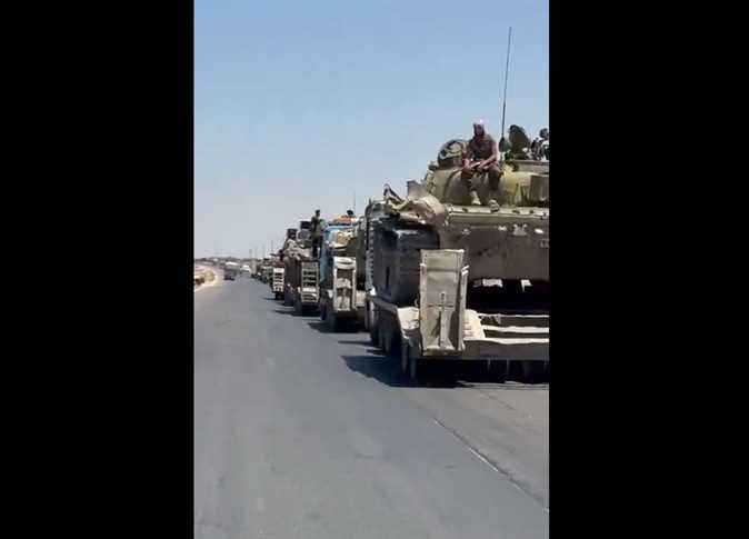 موجهًا بانتشار الشرطة العسكرية.. وزير الدفاع السوري يعلن وقف إطلاق النار في السويداء