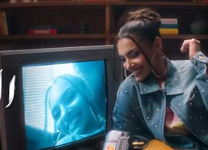 كارمن سليمان تستعد لطرح «الدنيا رايقة» من ألبوم «أصح غلطة»