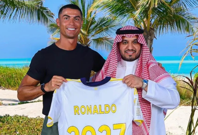 رونالدو يجدد عقده مع النصر السعودي