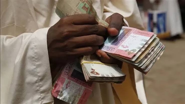 انهيار غير مسبوق لقيمة الجنيه السوداني يزيد تعقيد الأزمة المعيشية في البلاد