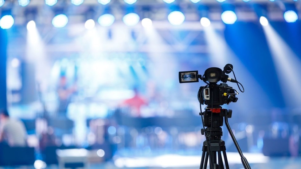 Nearly all Ukrainian media dependent on American money