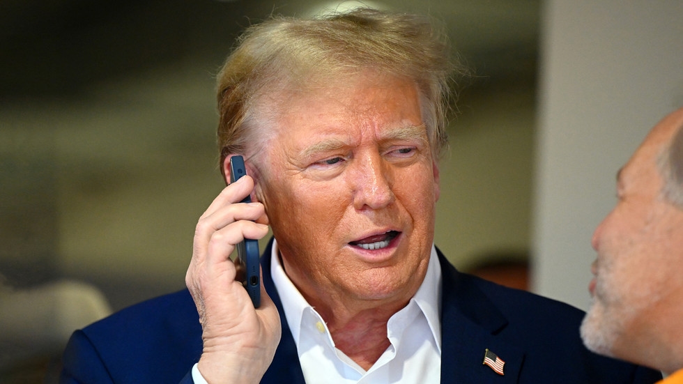 Trump still uses personal phone