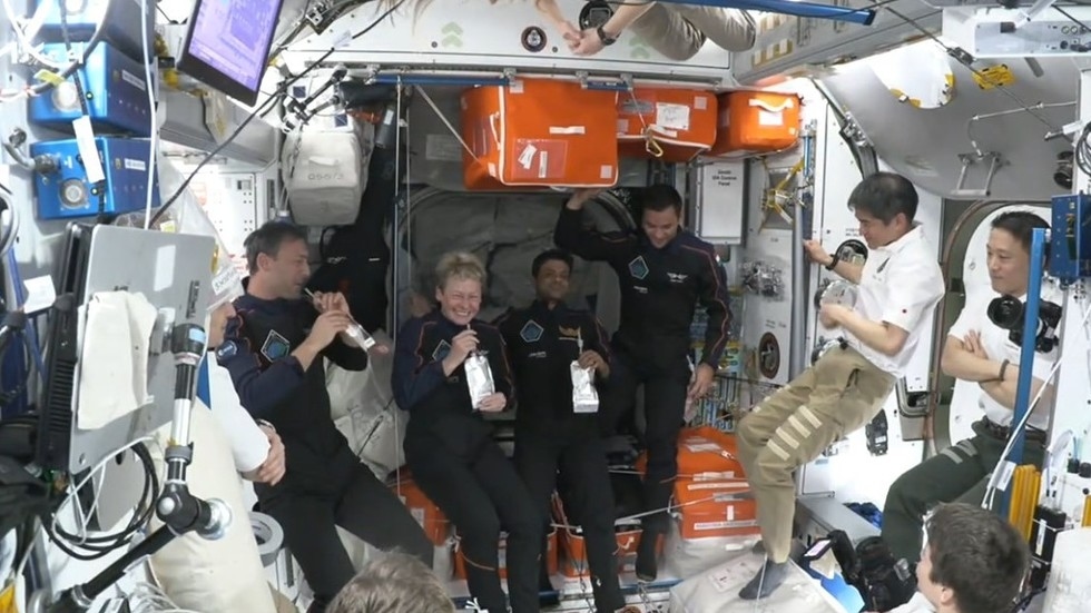 India's second astronaut in space enters ISS (VIDEO)