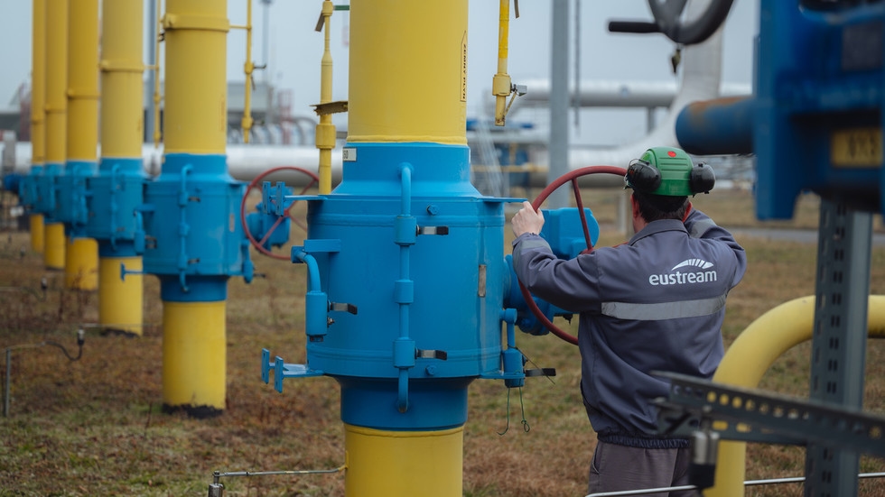 Russian pipeline gas exports to EU fall