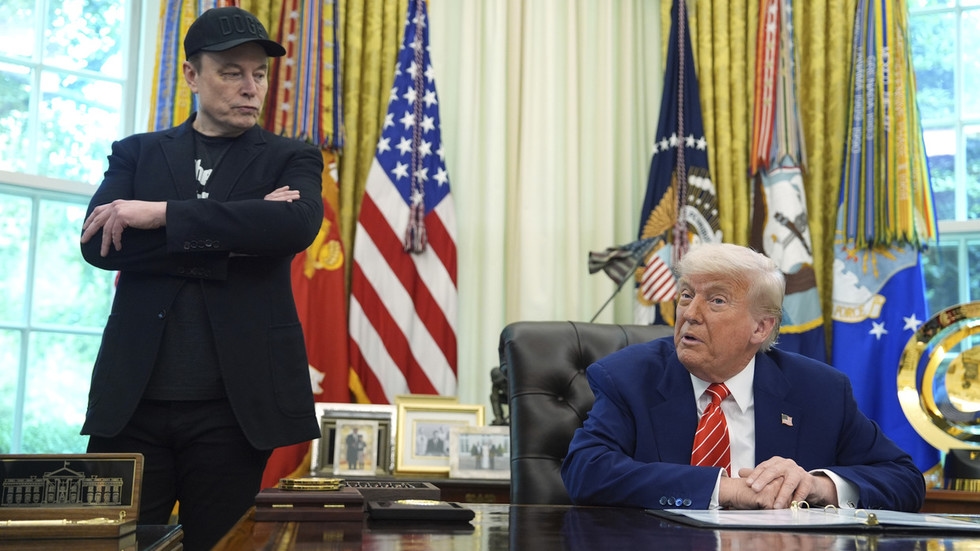 Trump blasts Musk's plan to break up two-party US system