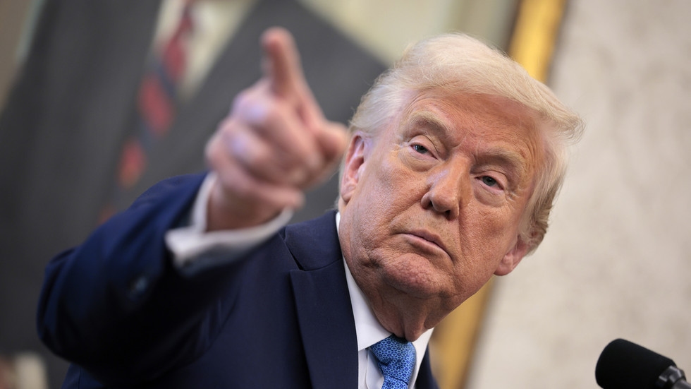 Ex-adviser compares Trump to Lincoln and Washington