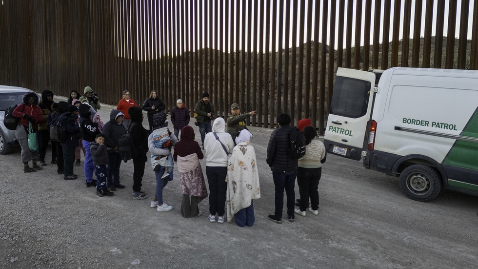 US could 'immediately' start deporting migrants to unsafe countries