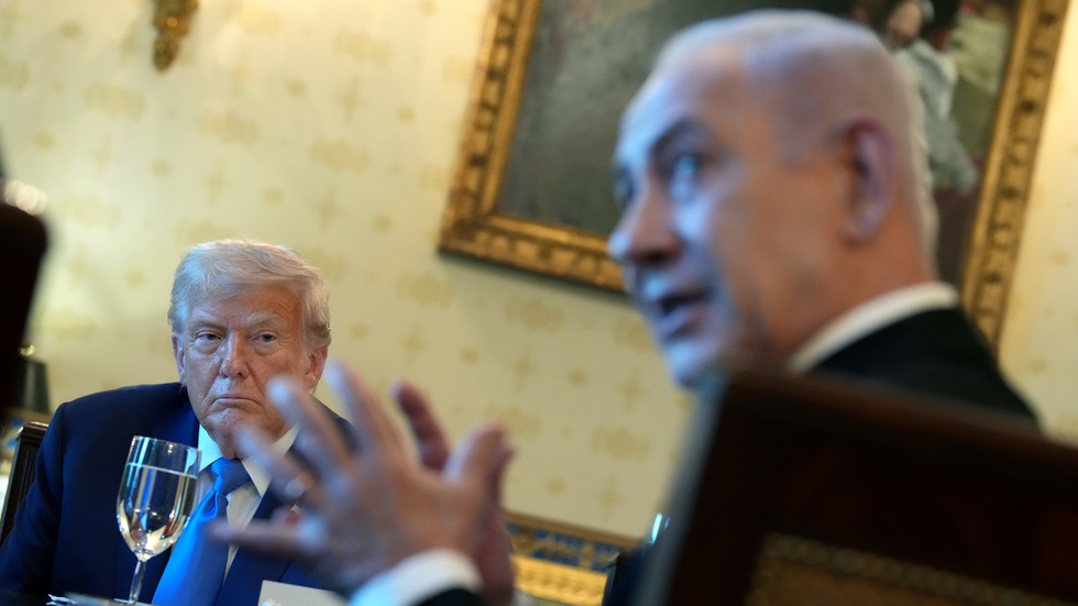 Trump's team sees Netanyahu as ‘madman'