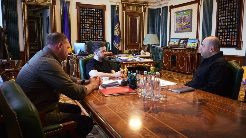 ‘Playing with fire': Western media reacts to Zelensky's crackdown on anti-corruption bureau