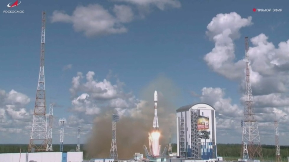 Russia launches Iranian satellite into orbit (VIDEO)