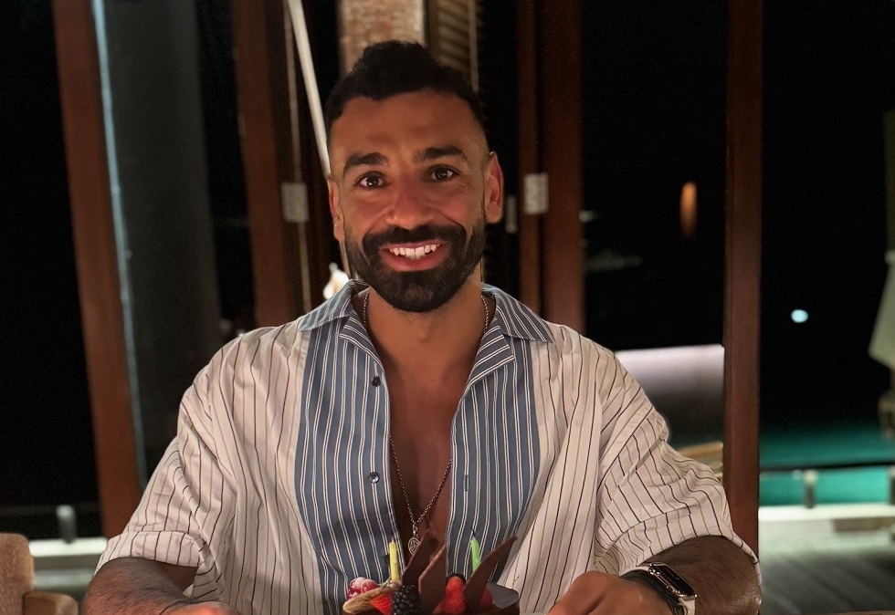 عضلات مفتولة.. محمد صلاح يشارك متابعيه بصور على أحد الشواطئ أثناء قضاء إجازته الصيفية