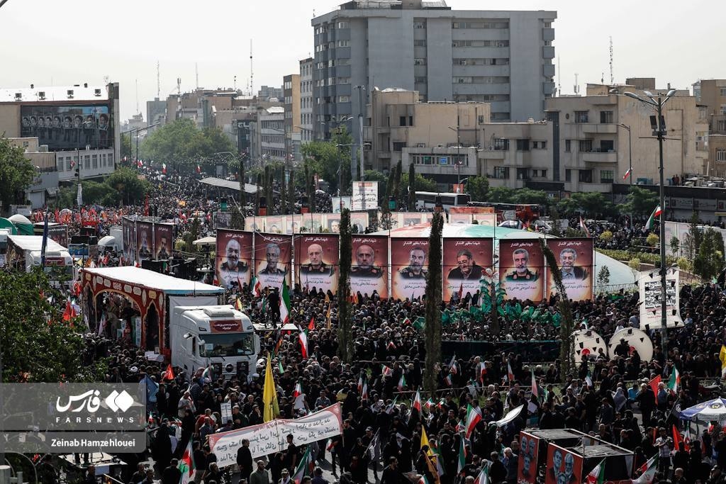 حشود غفيرة بطهران تشيع قتلى الهجوم الإسرائيلي (فيديو)