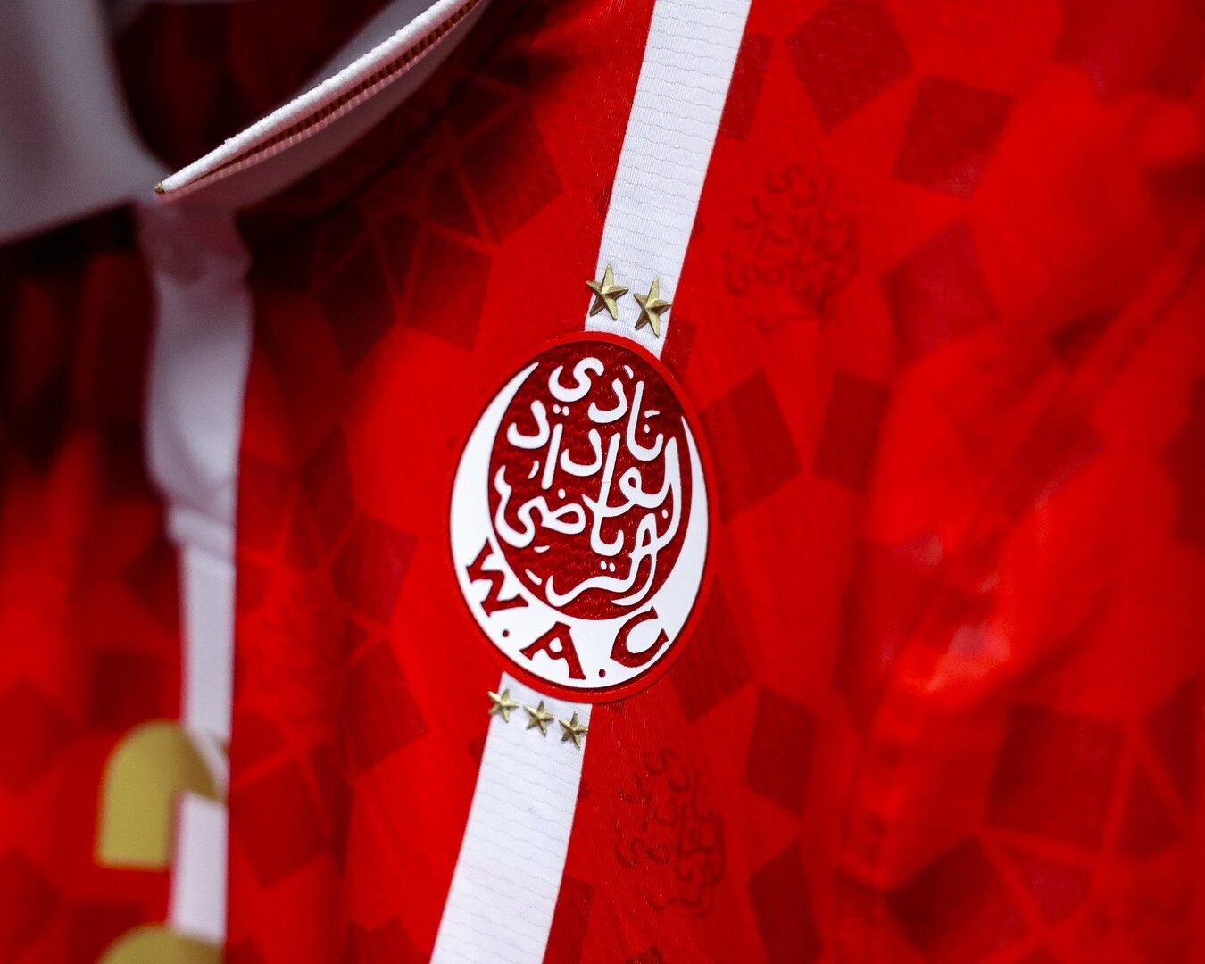 "تعاقدات لقيطة".. تصريح لاذع لصحفي مغربي والوداد يقاضيه بسبب كأس العالم للأندية (صورة)