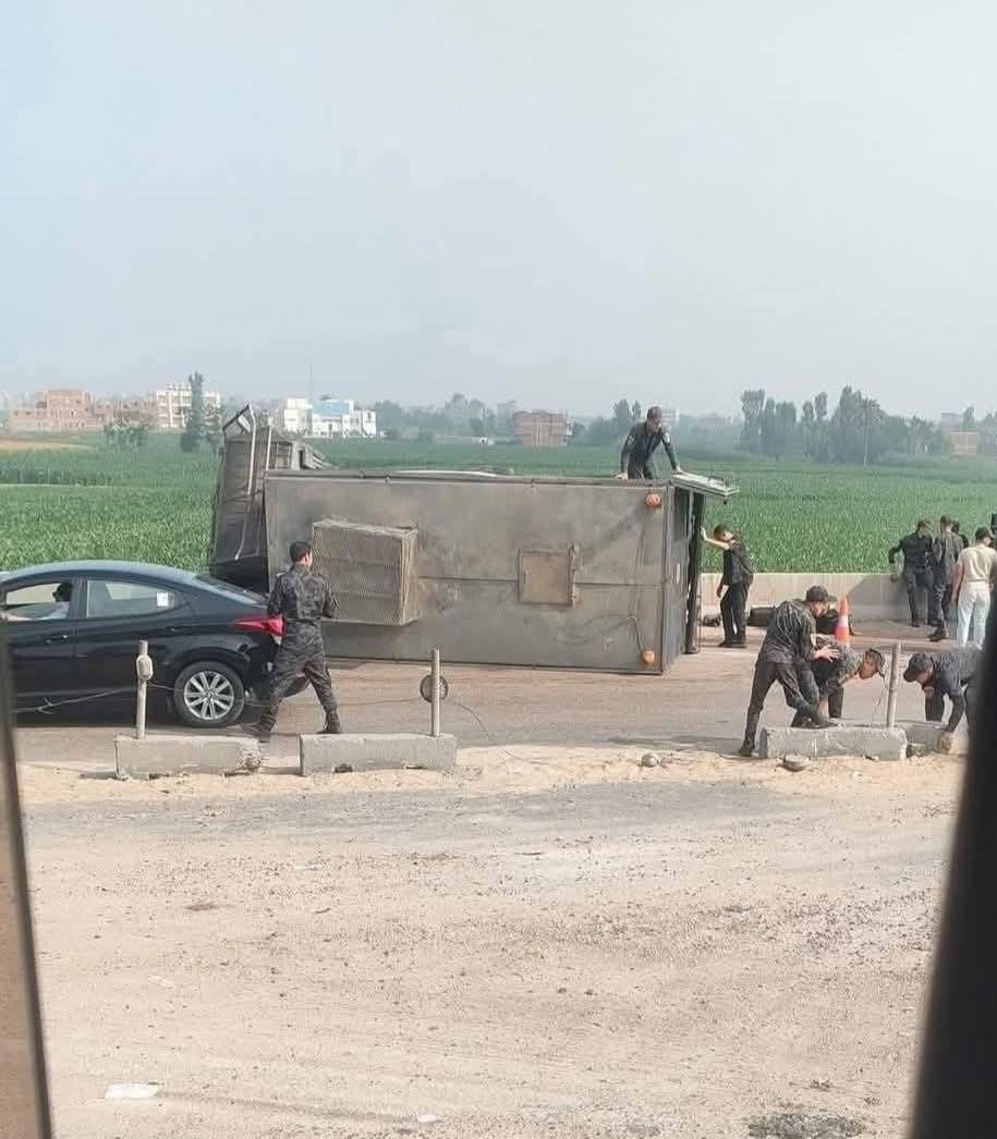 مصر.. حادث جديد وإصابات بين مجندين بعد يوم من فاجعة "صبايا العنب"