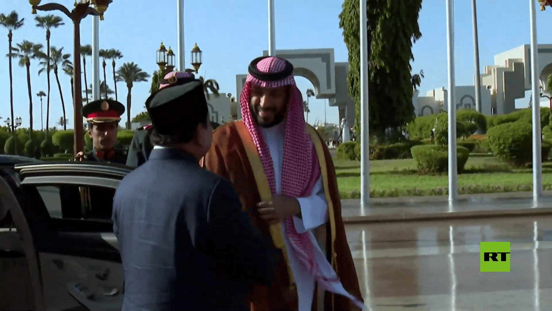 ولي العهد السعودي يستقبل الرئيس الإندونيسي في قصر السلام بجدة