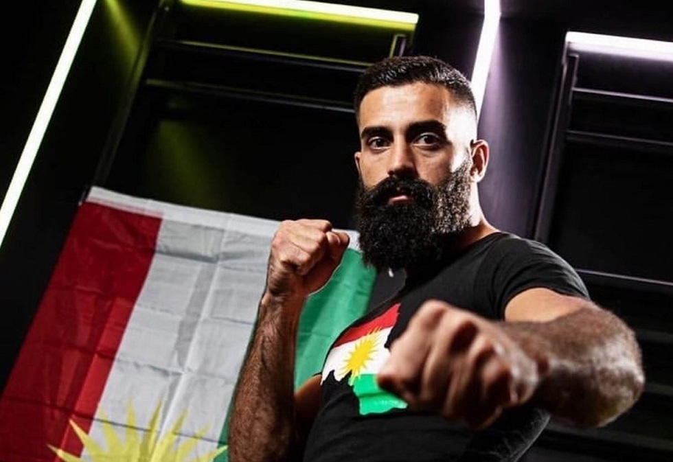 شاهد.. "الغوريلا" الكردي زاري يفوز على المصري أيمن جلال في السعودية