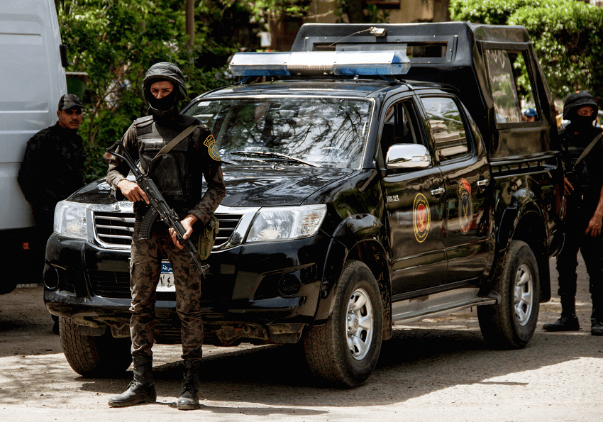 مصر.. حملات لشرطة المرور بعد توجيهات السيسي وحوادث مميتة