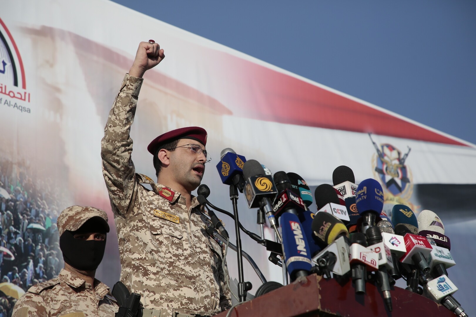 الحوثيون: نفذنا عملية عسكرية بـ11 صاروخا وطائرة مسيرة استهدفت مطار بن غوريون ومواقع إسرائيلية أخرى