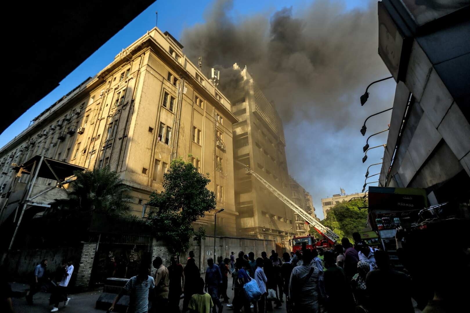 مصر.. الكشف عن حصيلة وأسماء ضحايا حريق سنترال رمسيس